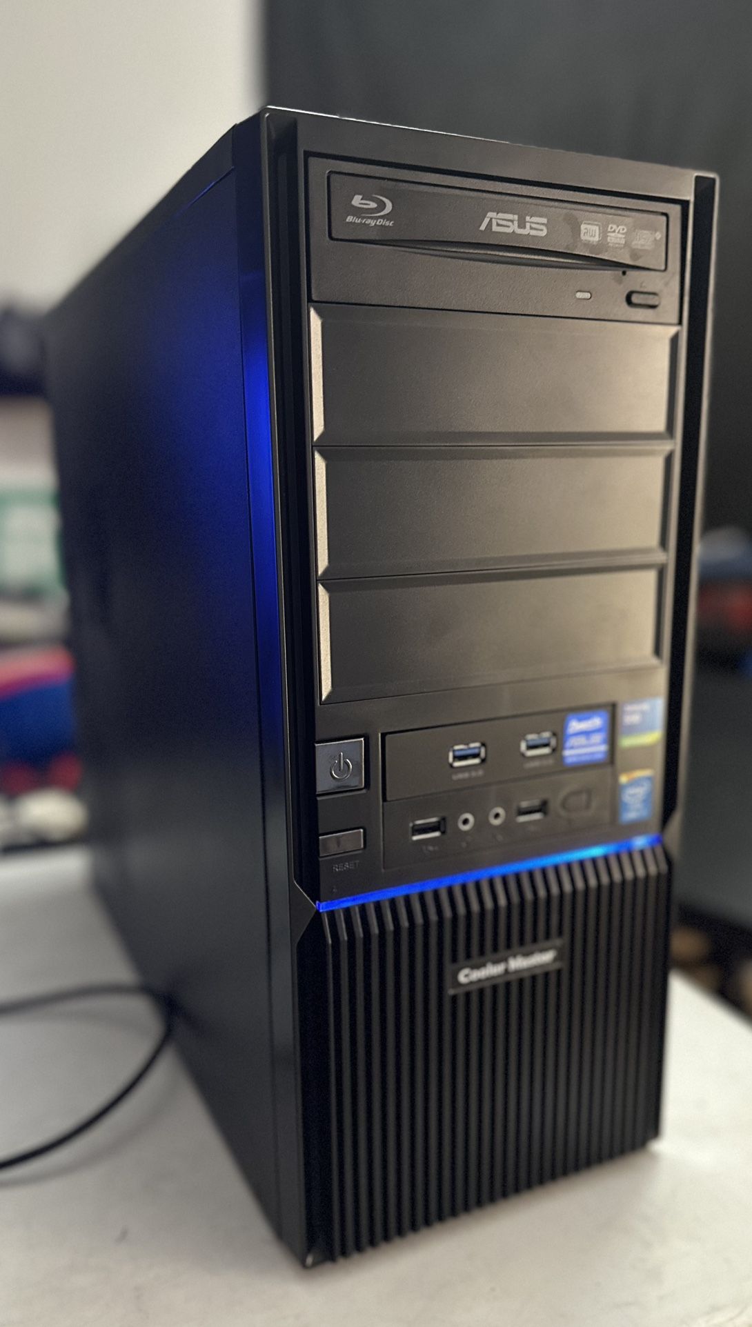 Intel i7 4770 16gb RAM with Monitor/peripherals
