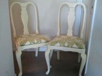 Matching Creme Chairs w/ Pineapple Seat Covers