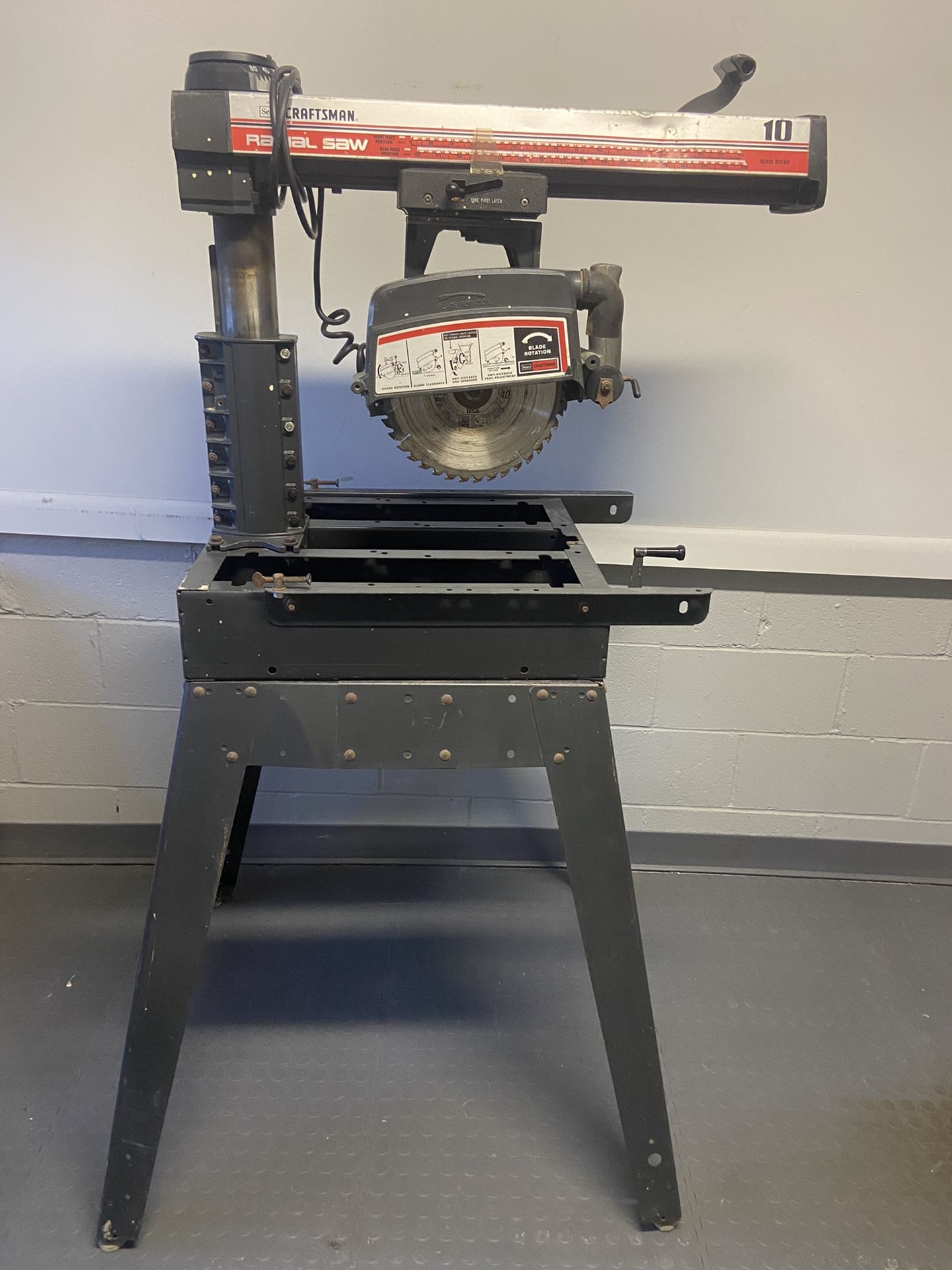 Extremely Powerful Craftsman Radial Saw with the table