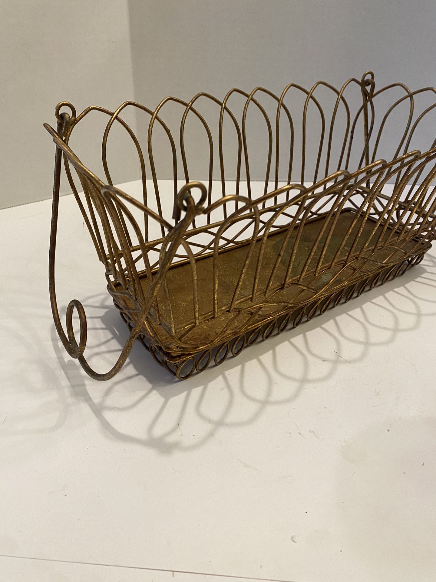 Rustic metal plant holder with handles. Rustic/ Vintage/ Farmhouse/Cottage decor. 12x6 inches.