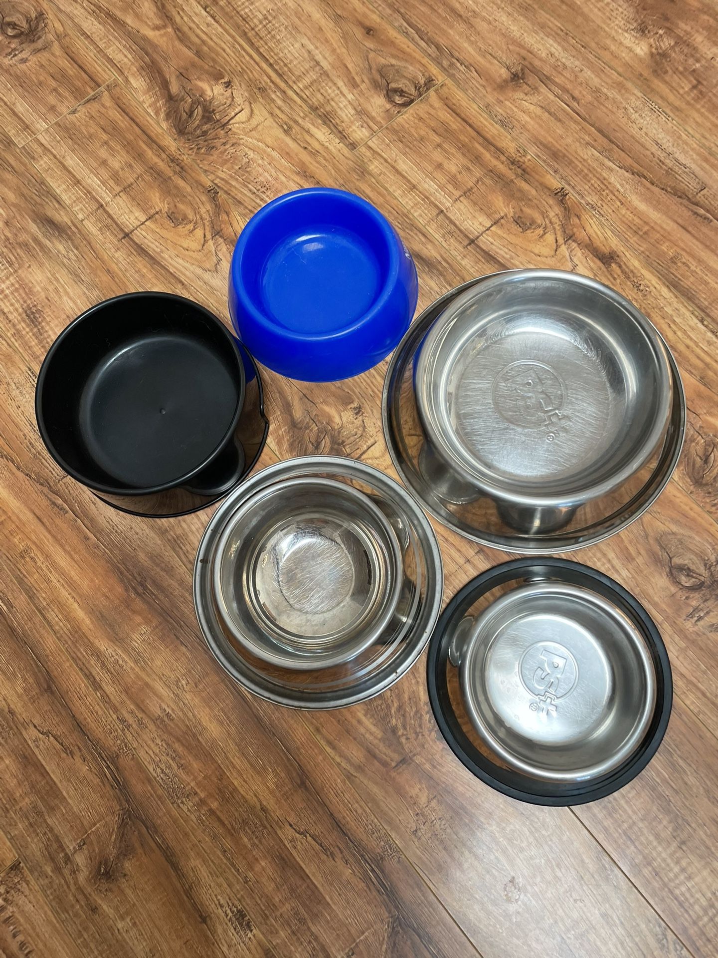 3pcs Stainless Steel  & 2pcs Plastic Dog Bowls