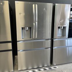 LG 4 Door Refrigerator With Fully Convertible Middle Drawer 