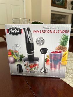BRAND NEW 2 PIECE ELECTRIC BLENDER