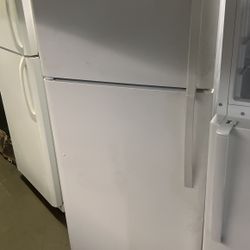 Kenmore Apartment Size Refrigerator In White 18 Cu Ft 