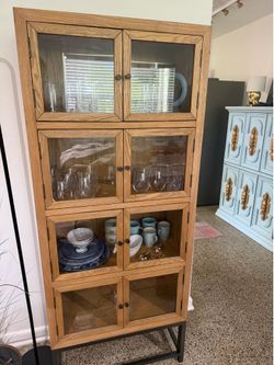 ⭐ Modern Display Cabinet / Curio Cabinet