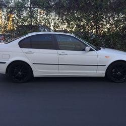 2002 BMW 325 XI