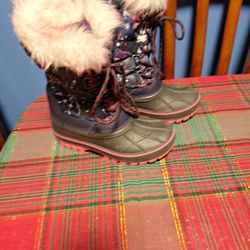 Girls Snowboots  Size 13