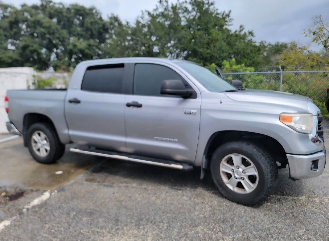 2007-2011 TOYOTA TUNDRA CREW MAX WEATHERTECH FLOOR MATS
