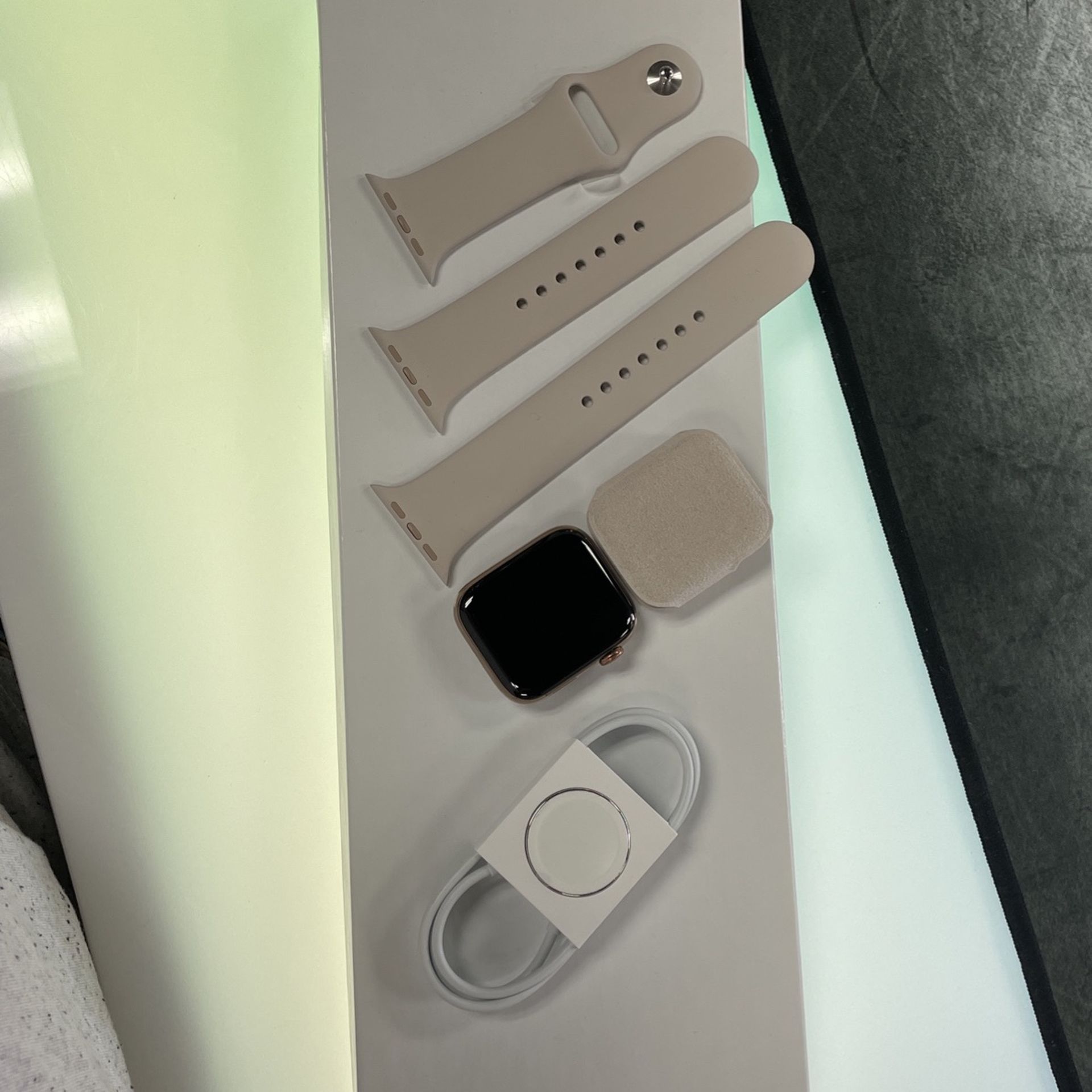 Apple Watch Series 5 44mm Cellular