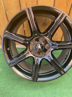 2020 Mustang Gt/ecoboost Premium Rims ( Good Condition)