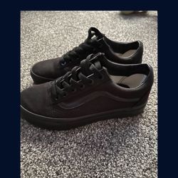 Vans 4.5 Men’s Size 6 Woman’s 