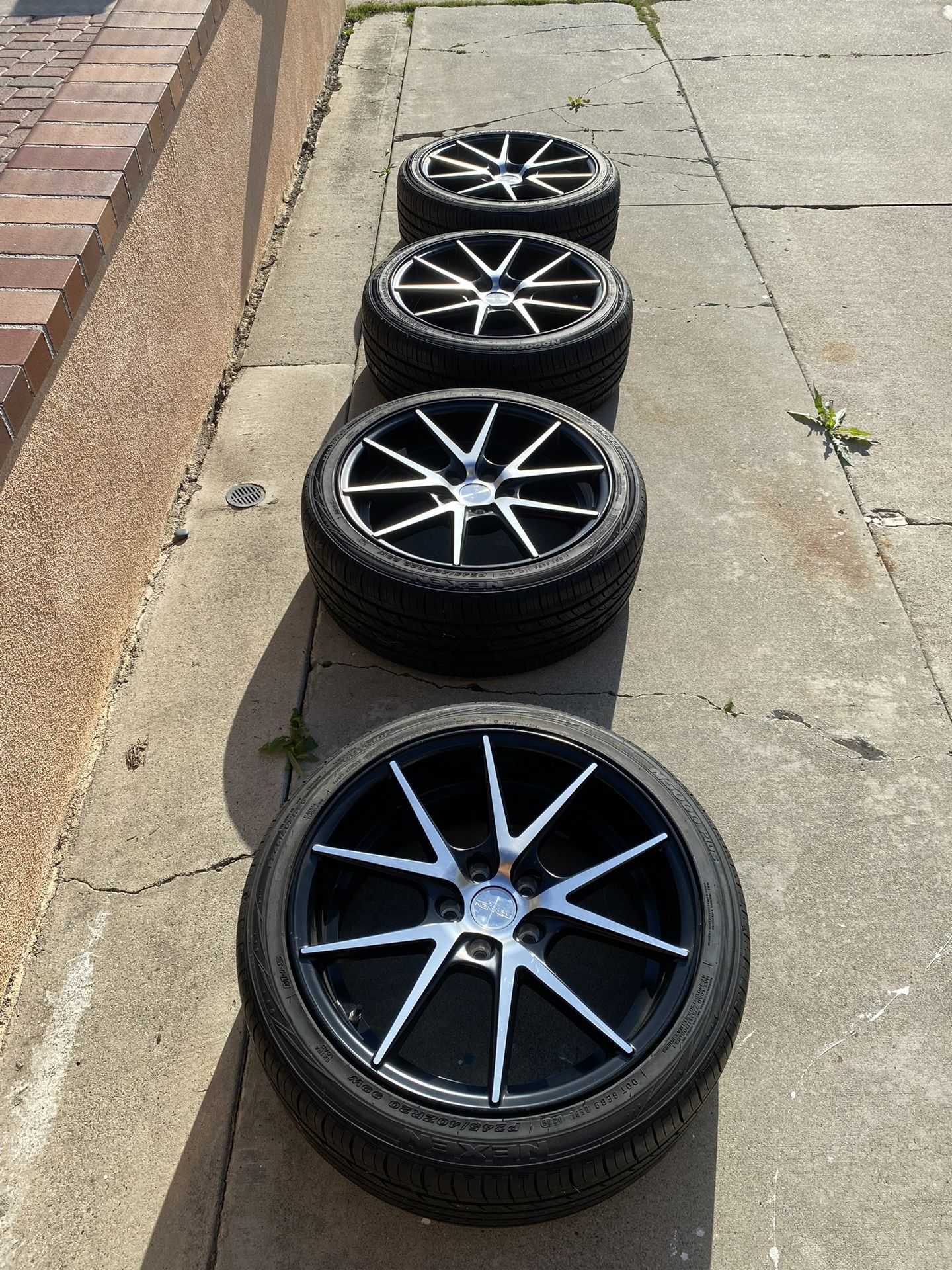 Nexen N5000 Plus Tires & Rennen CRL-55 Wheels - P245/40ZR20 99 W