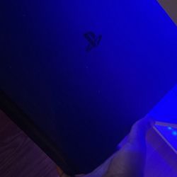 PS4 For Sale With One Controller 