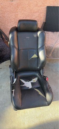 G35 passenger seat