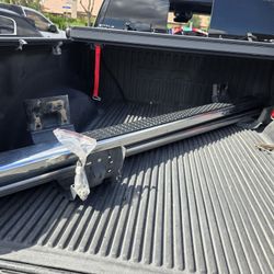 COMPLETE RAM 1500 SIDE STEPS IN PERFECT CONDITION. NO SCRATCHES, NO DENTS, LIKE NEW..