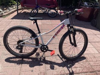 24 Trek Pre caliber Kids Bike