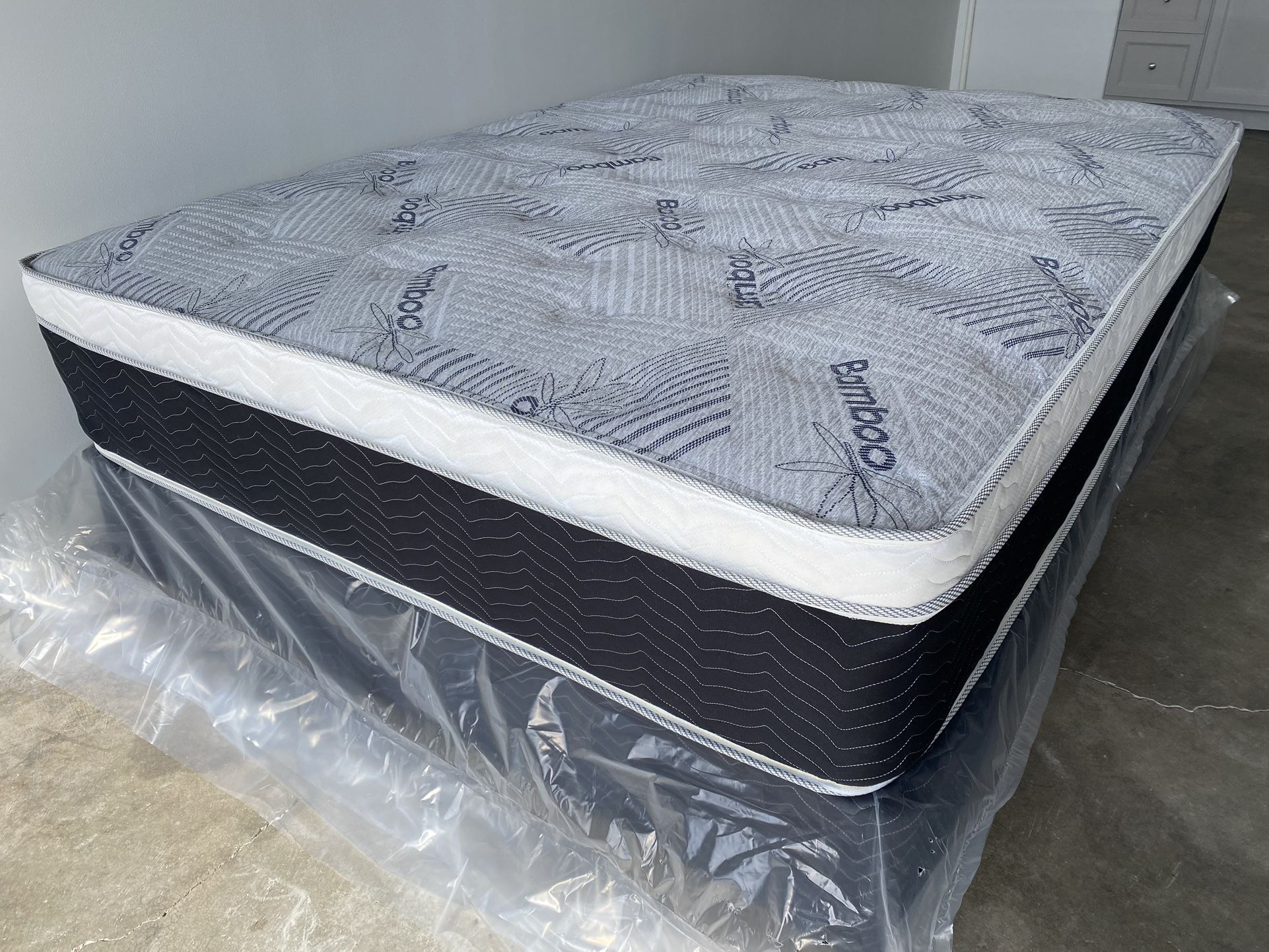 Queen Euro Bamboo Pillow Top Mattress!!