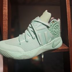 Nike Kyrie 2 "What The" (Green Glow)