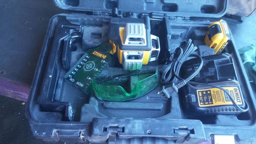 Dewalt laser. Dw089lg