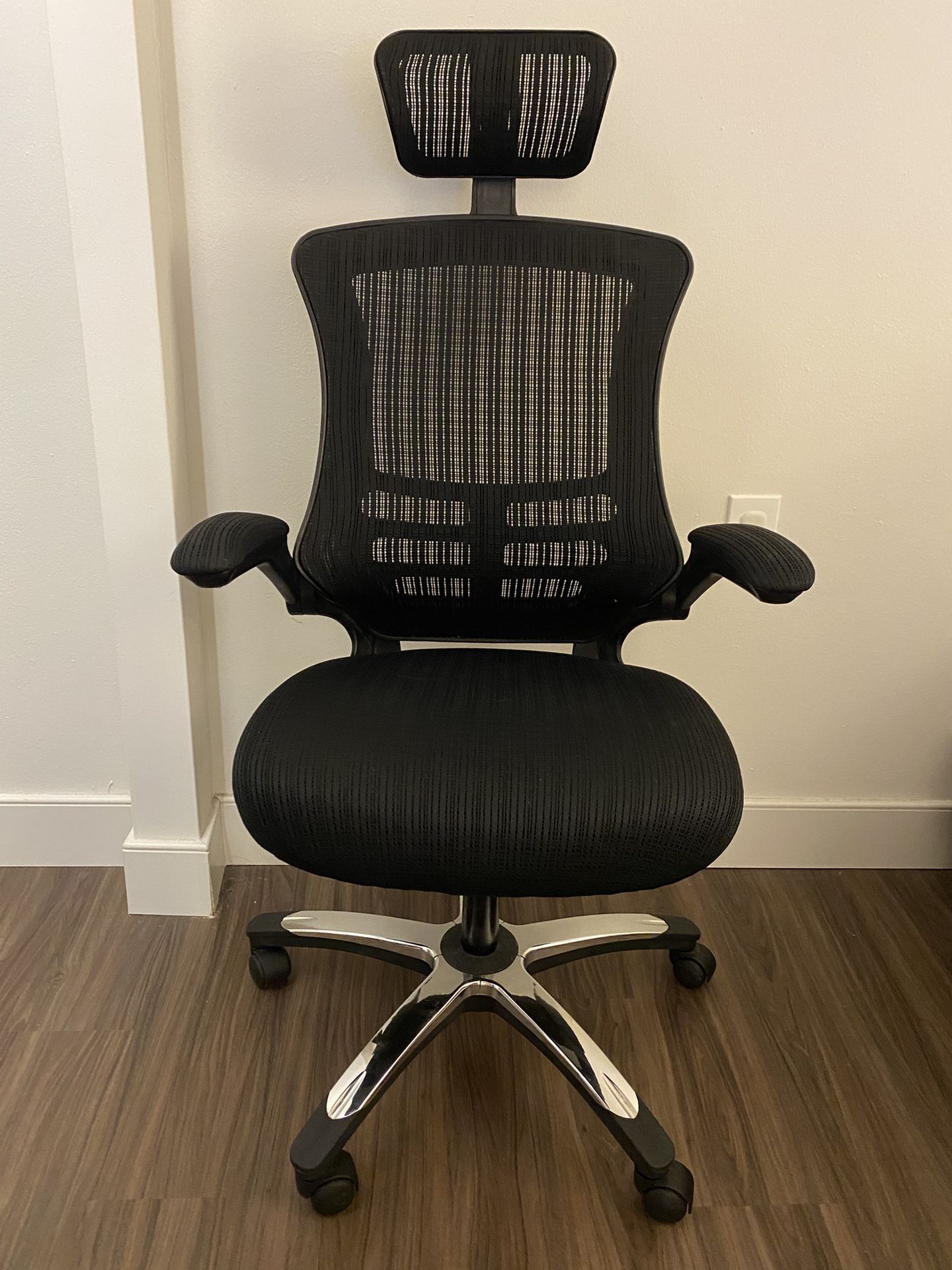 Black Mesh Office Chair with Headrest and Rollers