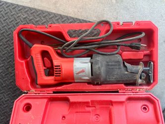 Milwaukee saw saw