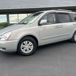 2012 KIA Sedona