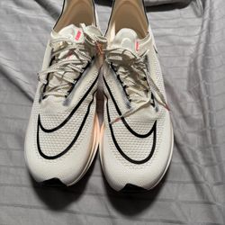 Nike ZoomX StreakFly 