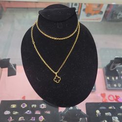 21k Van Cleef Inspired Pendant And Chain 