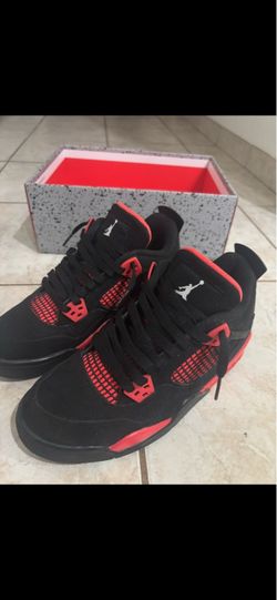 Jordan 4 Red Thunder SIZE 6Y