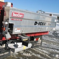 D-ICER TAIL GATE SALT SPREADER 