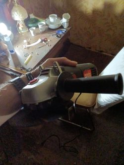 4-1/2 inch angle grinder