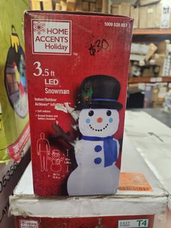 Home Accents Holiday 3.5ft LED Snowman Airblown Inflatable Yard Decor Christmas