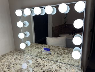 Impressions Vanity Hollywood