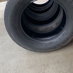 255/65R17 (4 Tires)