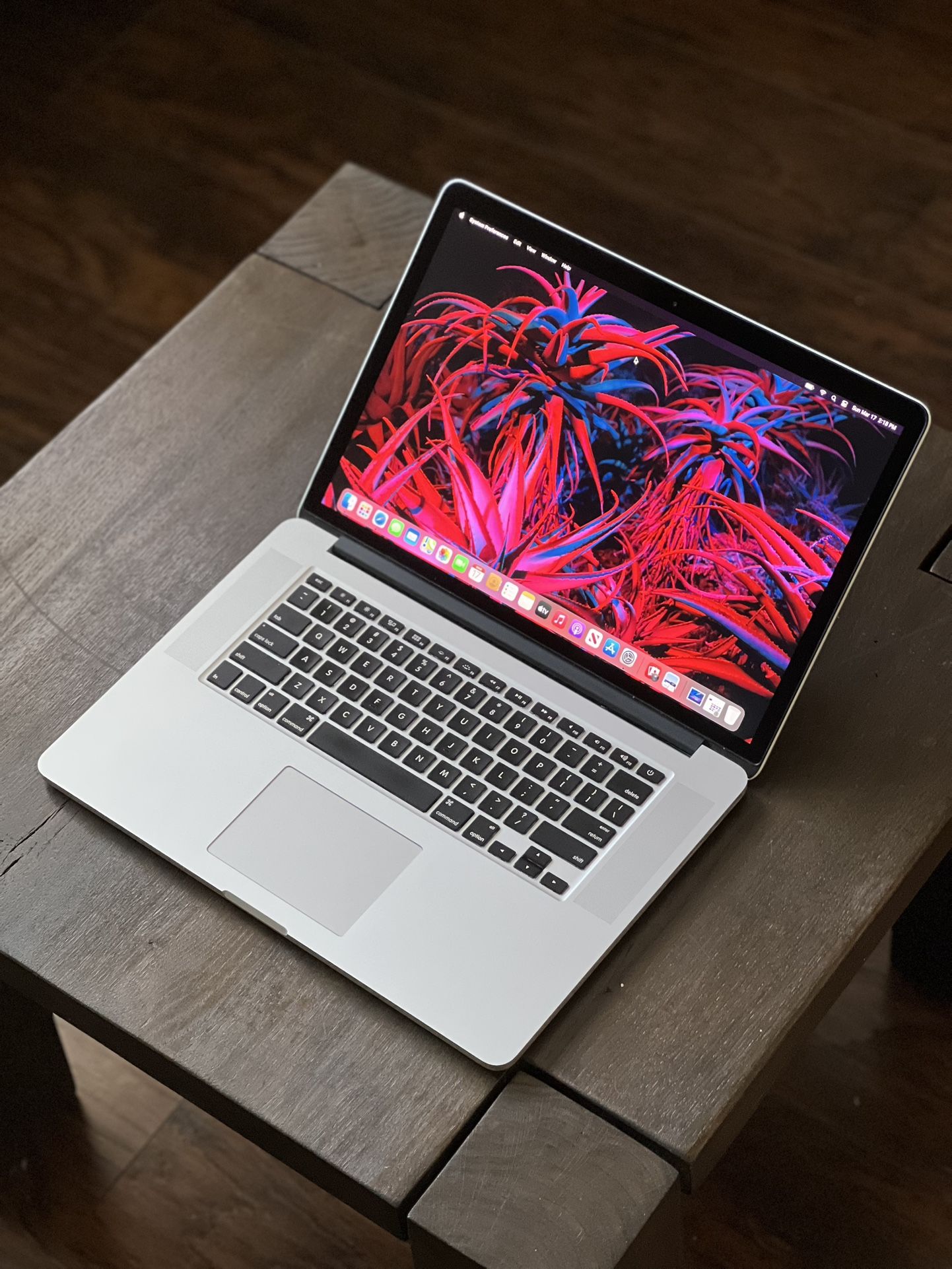 15” MacBook Pro (Quad i7) 16gb RAM / 256gb SSD
