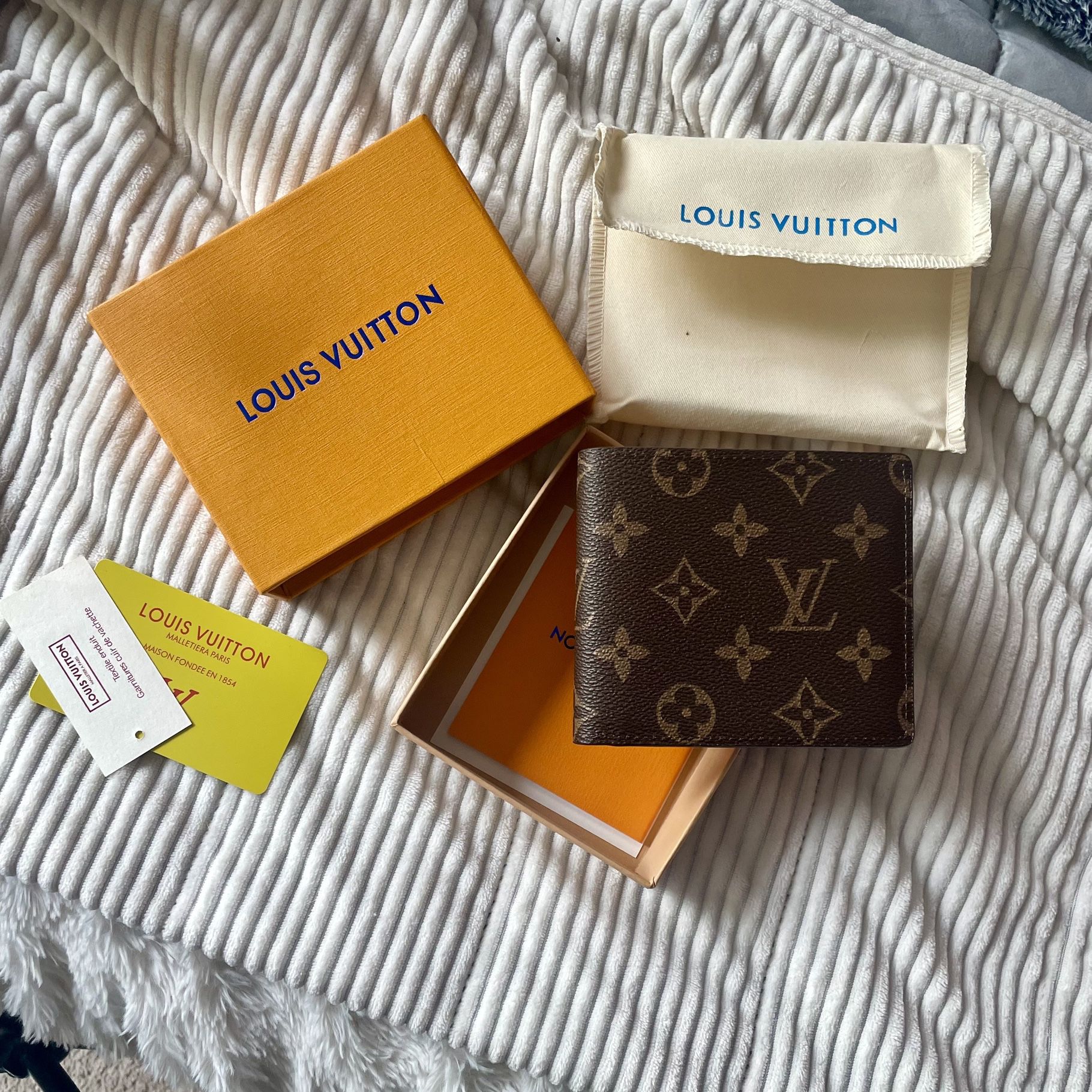 Louis Vuitton Card Holder for Sale in Houston, TX - OfferUp