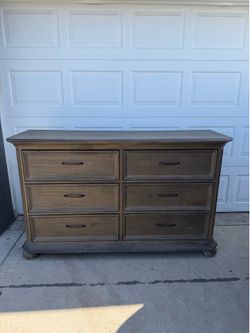 Dresser