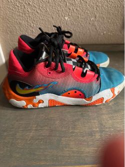 Basketball shoes