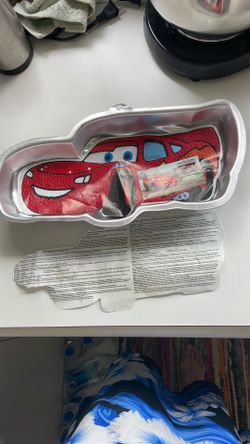 Wilton “CARS” cake pan featuring Lightning McQueen