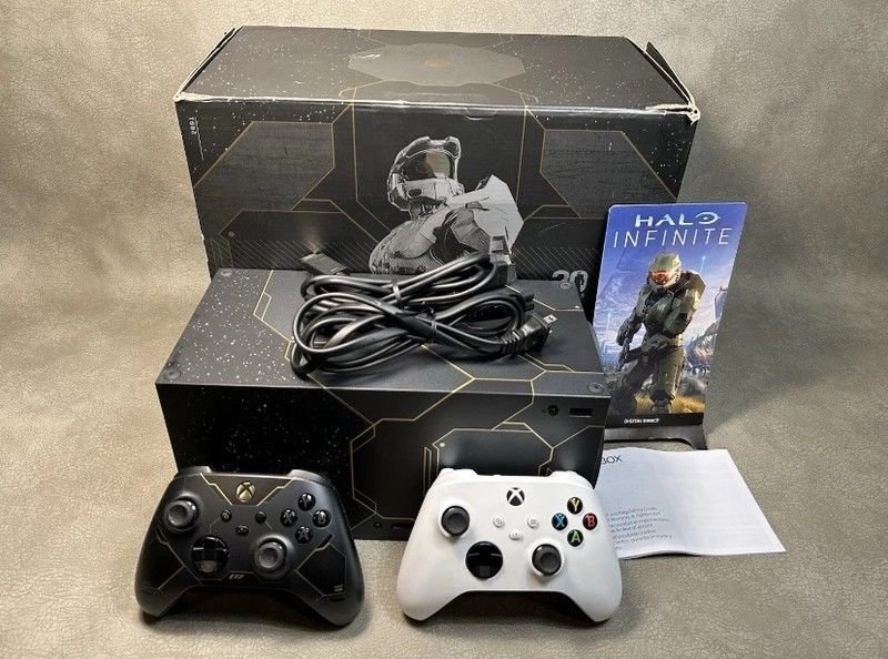 PlayStation 5 Disc Edition 30th Anniversary Limited Edition Bundle 5TB 11 Games