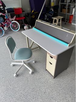 Desk for kids  + chair