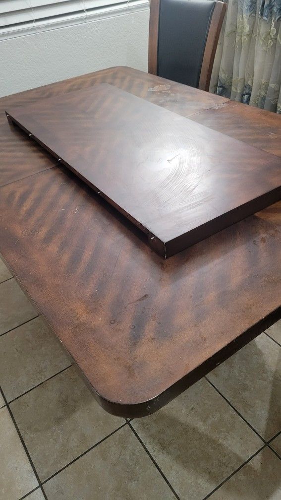 Dinner Table 6 Seat Extendable To 8 Seat 