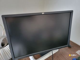 HP LP2475w 24-inch IPS Monitor (1920x1200 / 16:10) - Highly Adjustable