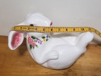 Decorative Bunny Sculpture 🐰 Like New See Pictures  Thumbnail