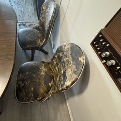 Dinning Table And 4 Chairs 