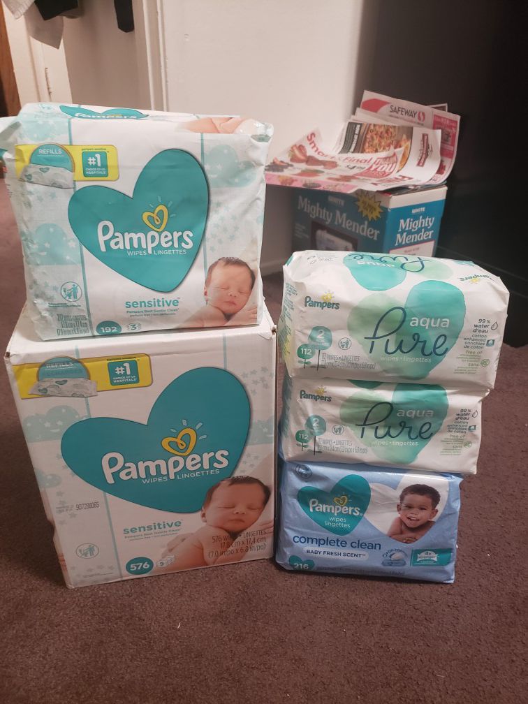 Wipes and 2 packets diapers size 3