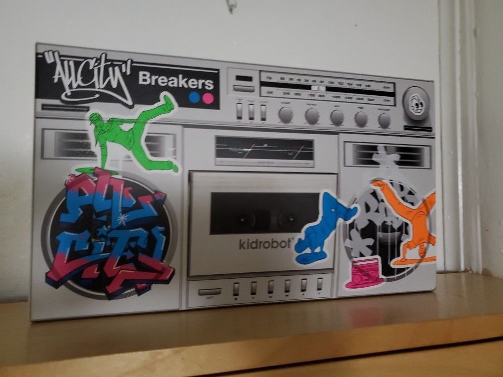 Kid robot All City Breakers Boombox Old School Collectible With Cassette Packets Figures 