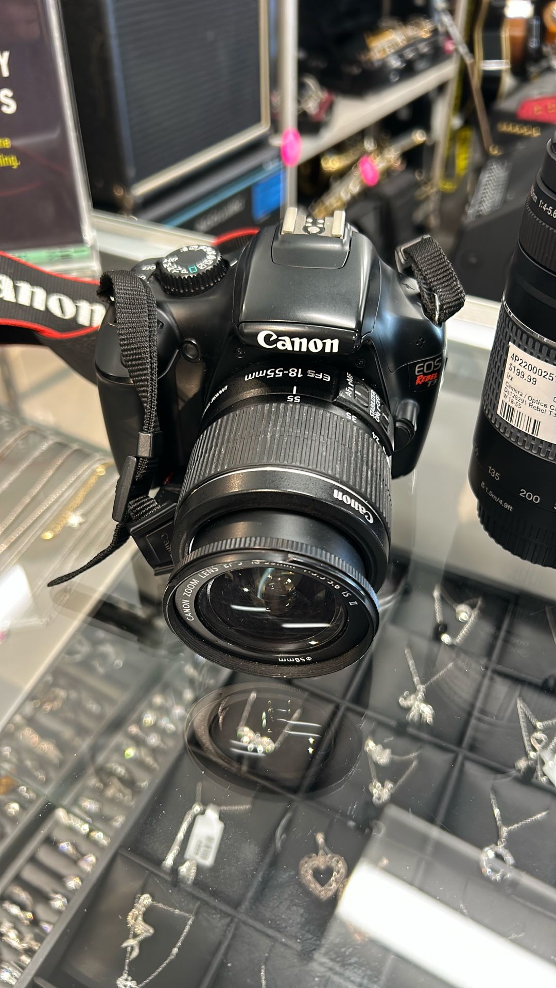 Cannon Rebel T3 With Lens
