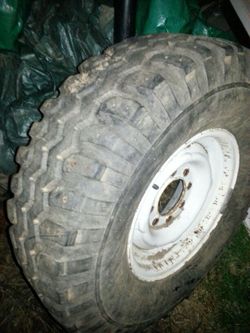 Buckshot tire 8 lug chevy/ dodge