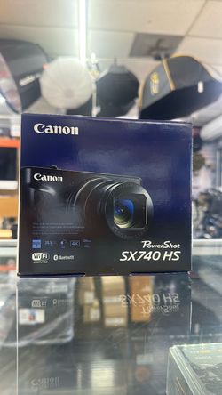 Canon Camera SX740 HS Brand New